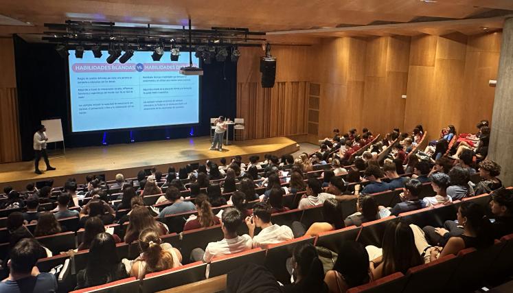 Más herramientas para que los jóvenes definan su camino después de la secundaria