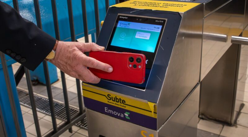 Atención: hay que reempadronarse para seguir viajando gratis en subte