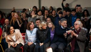 La Escuela Juan Larrea de Recoleta celebró sus 100 años con una jornada llena de recuerdos