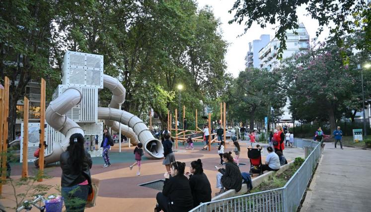 Más de 120 obras renovarán plazas y parques porteños durante este año