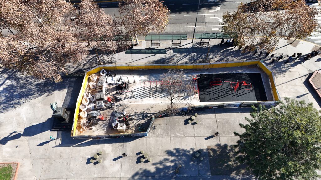 Plaza Constitución tendrá áreas de ejercicio y un patio infantil inspirado en los trenes