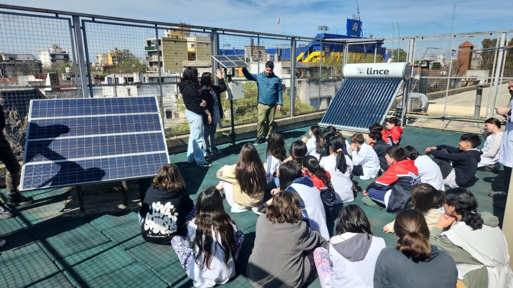 Estudiantes de La Boca se formaron en energías renovables y liderazgo climático