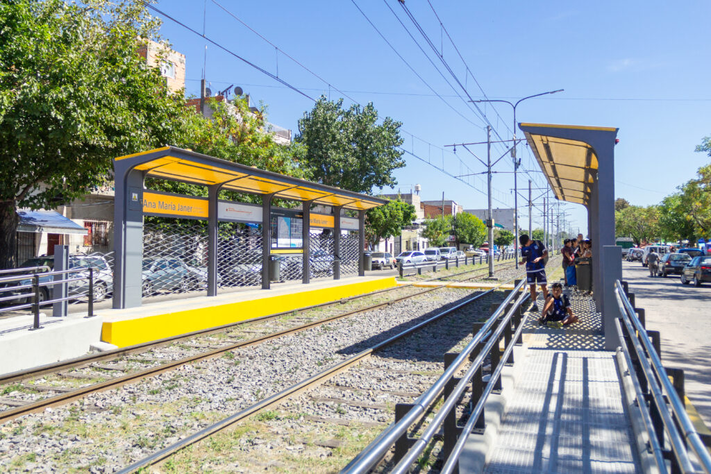 El Premetro recuperó la estación Ana María Janer tras una renovación integral