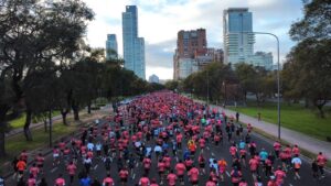 Récord de corredores en la Media Maratón porteña: quiénes ganaron los 21 kilómetros