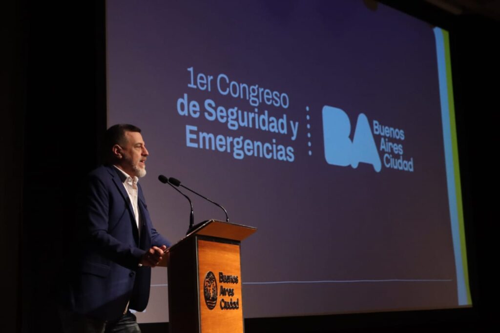 Especialistas debatieron cómo mejorar la respuesta porteña ante emergencias y situaciones de crisis