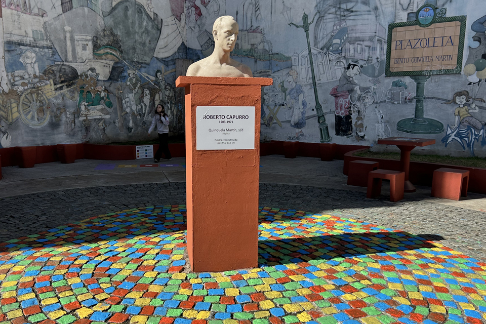 Estudiantes transformaron una plazoleta de Barracas con arte y juegos