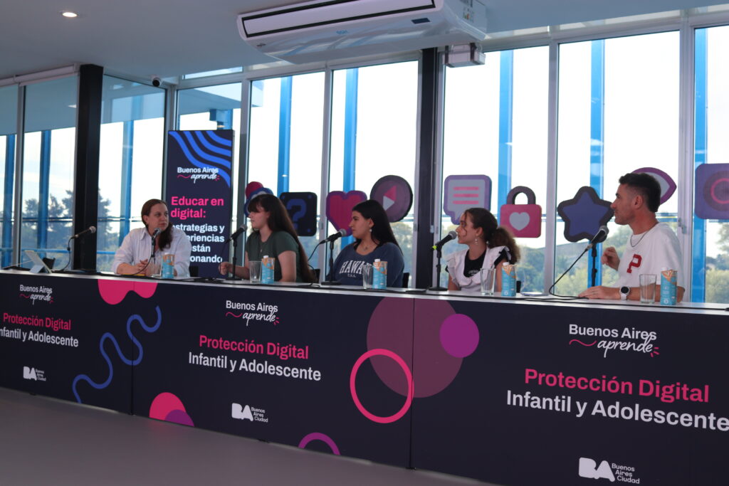 Chicos y especialistas ponen en debate el cuidado en los entornos digitales
