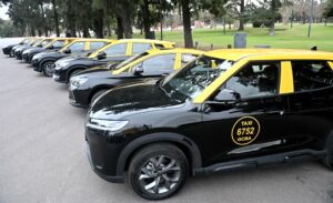 Doce taxis eléctricos ya circulan y otros 120 buscan sumarse con financiamiento
