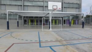 Deporte y recreación ganan espacio en la Primaria 12 con un nuevo playón