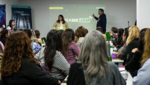 Más de 60 estudiantes crearon videojuegos para acercar mujeres a las carreras tecnológicas