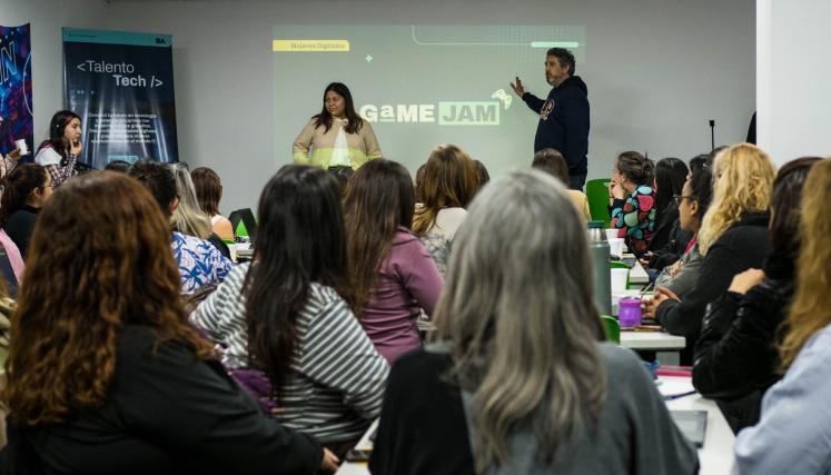 Más de 60 estudiantes crearon videojuegos para acercar mujeres a las carreras tecnológicas