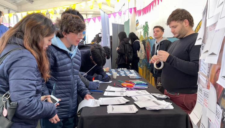 Cien estudiantes participaron de una jornada sobre información pública y deporte