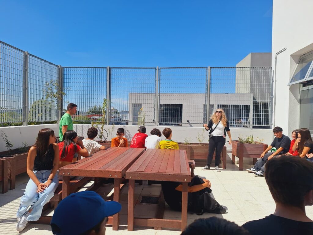 Una escuela de Barracas combina huerta, robótica e inteligencia artificial
