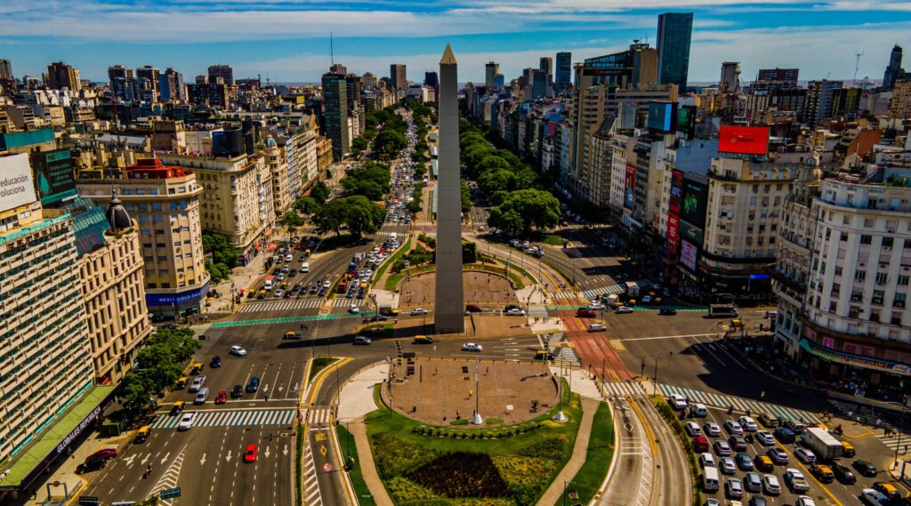 Velocidad, datos y calles seguras: Buenos Aires profundiza su plan vial con apoyo de Bloomberg