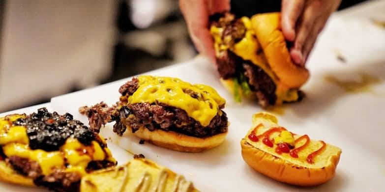 Más de 300 locales ofrecerán combos al 50% en una noche dedicada a las hamburguesas