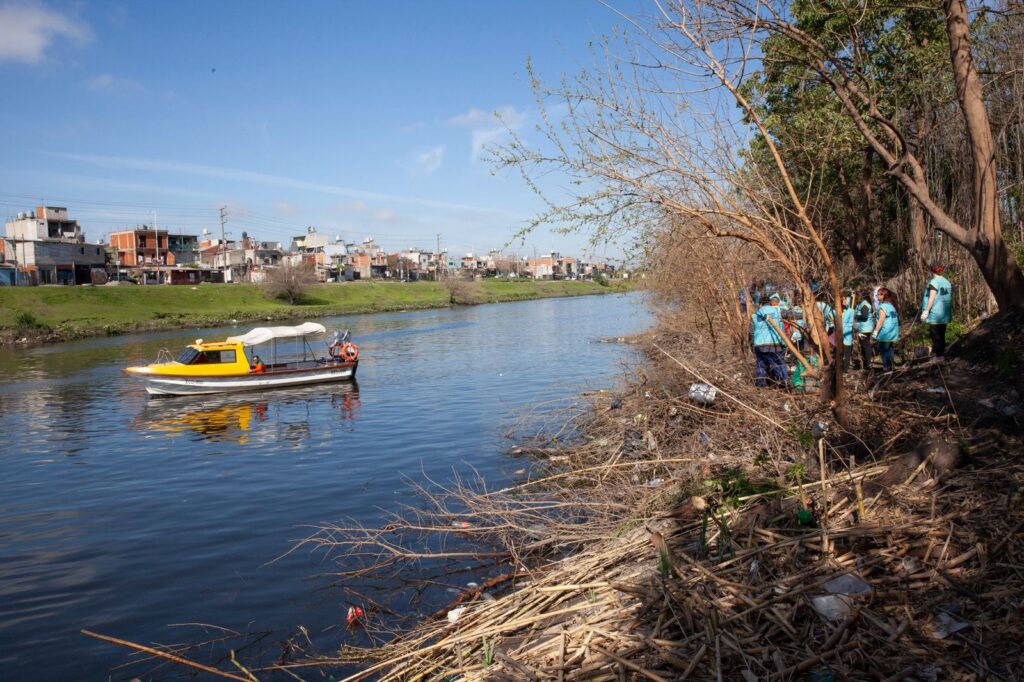 Más de 100 voluntarios sumaron 500 árboles nativos al Camino de Sirga