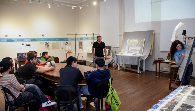Alumnos de quinto año conocieron por dentro el trabajo del Museo Bernasconi