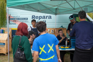 Repara Móvil sigue recorriendo plazas porteñas