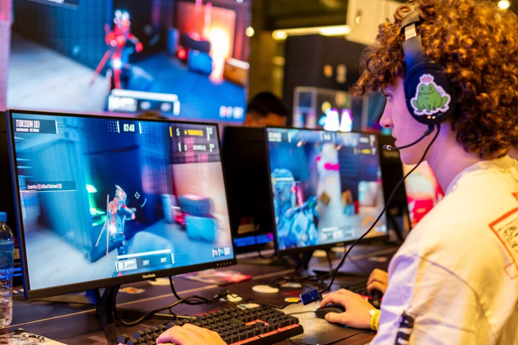 Tecweek lleva IA y videojuegos a barrios porteños