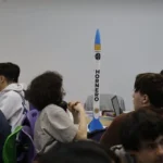 Estudiantes porteños preparan cohetes para su lanzamiento